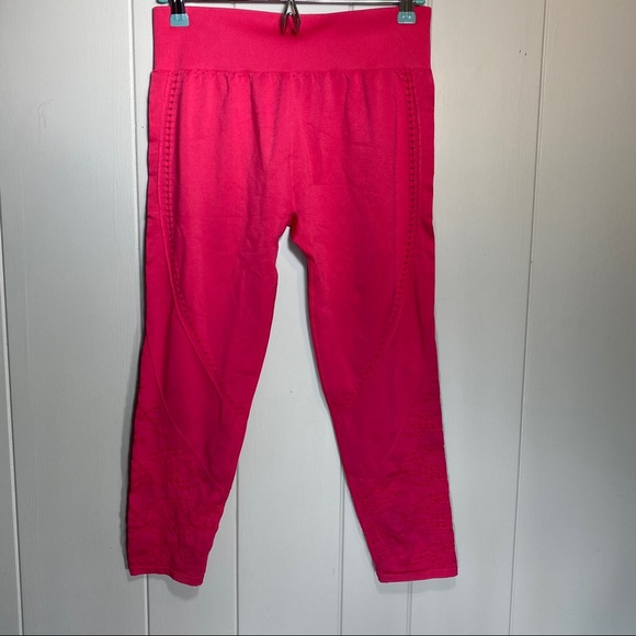 Fabletics Seamless High-Waisted Capri - Picture 3 of 7